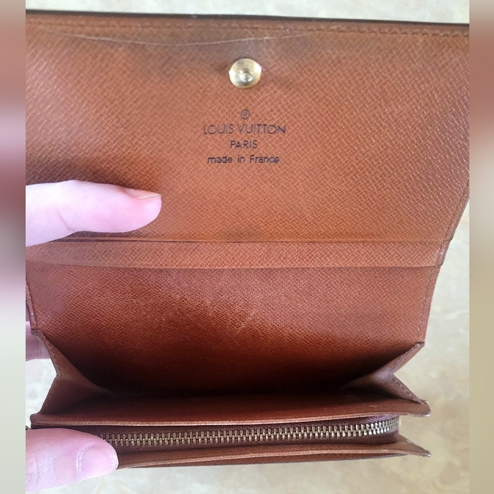 Louis Vuitton Portefeuille Sarah Monogram Wallet - Picture 4 of 11
